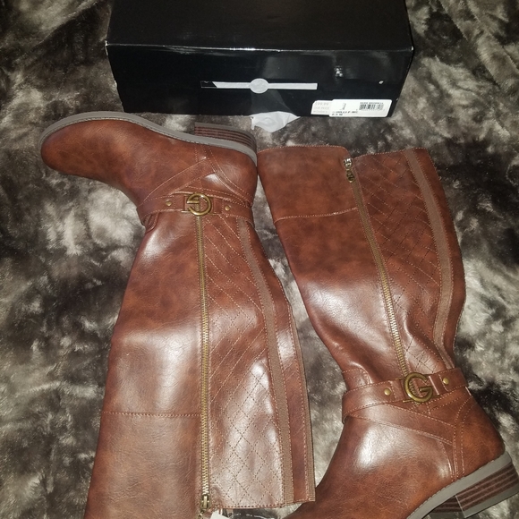 Boots - Picture 7 of 9